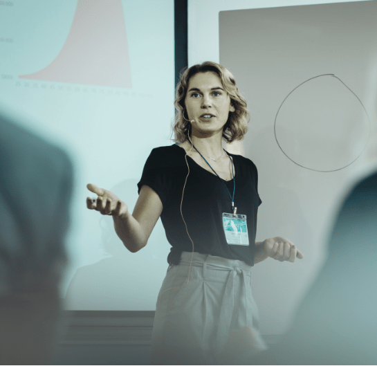 Citeline project lead presenting insights from Citeline's industry experts.