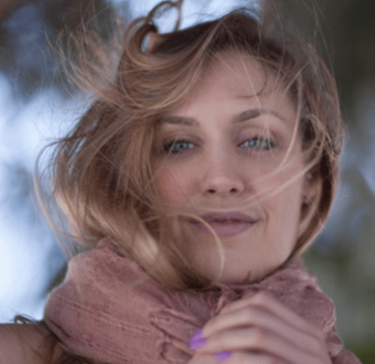 Analyst visualizing the drug development process on screen